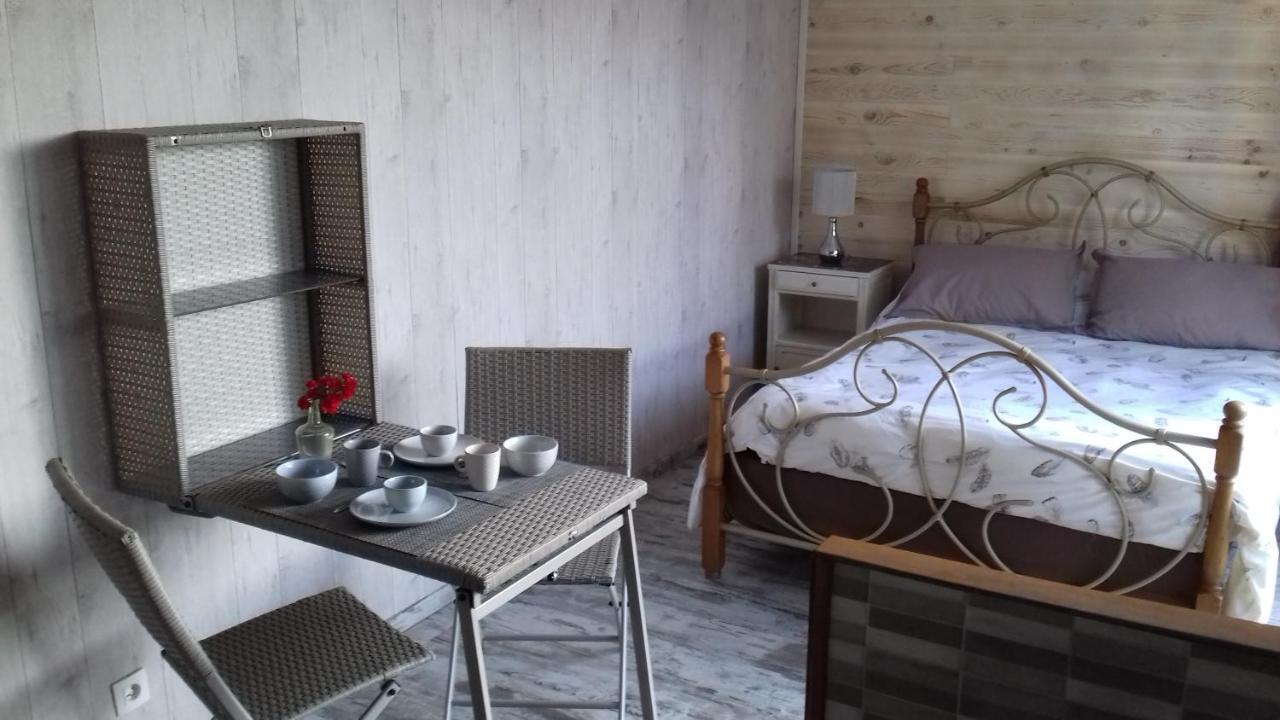 O Bout D'La Motte Apartment Voillecomte Екстериор снимка