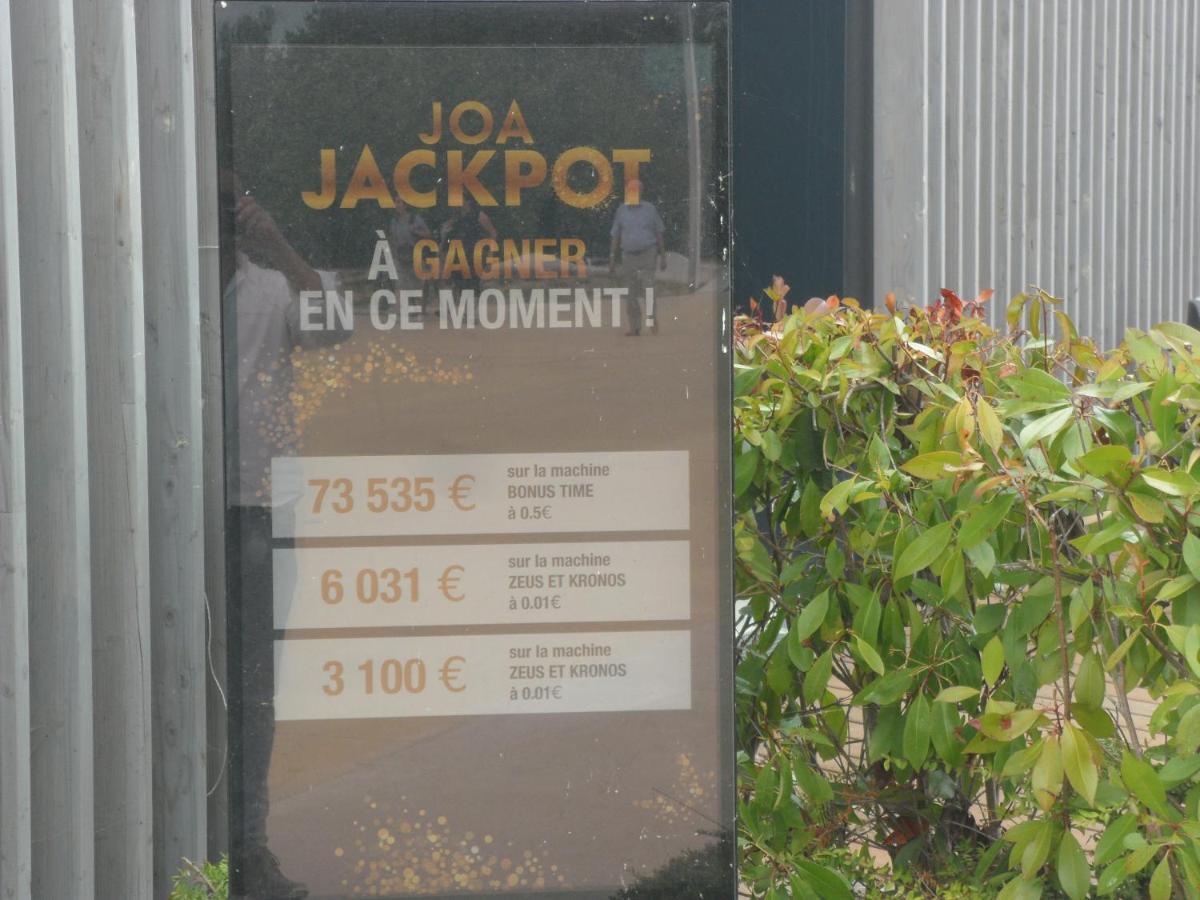 O Bout D'La Motte Apartment Voillecomte Екстериор снимка